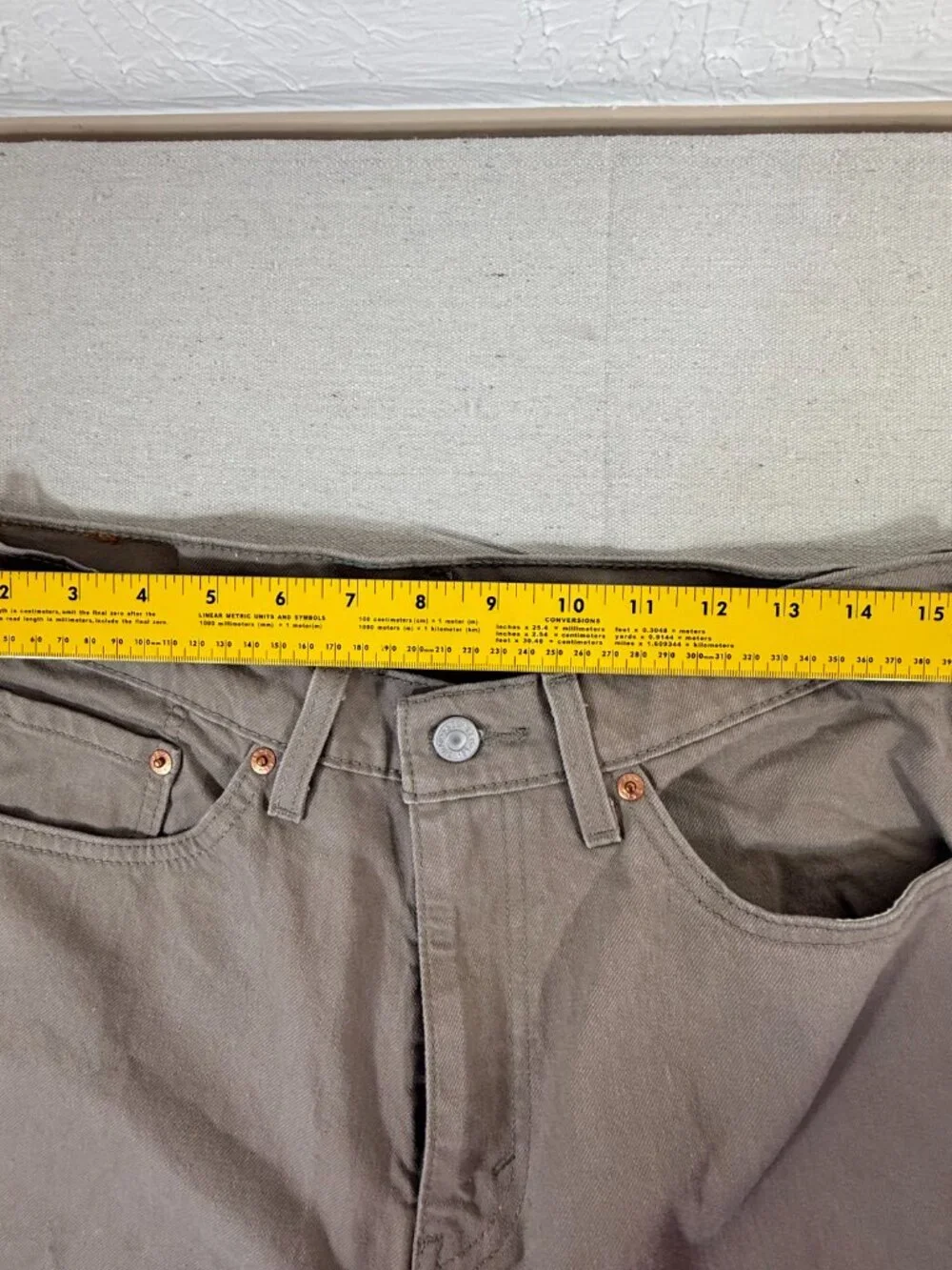 Levi’s Jeans Men’s 505 Jeans 33x32 Tan Khaki 505 Straight Leg Stretch Denim
